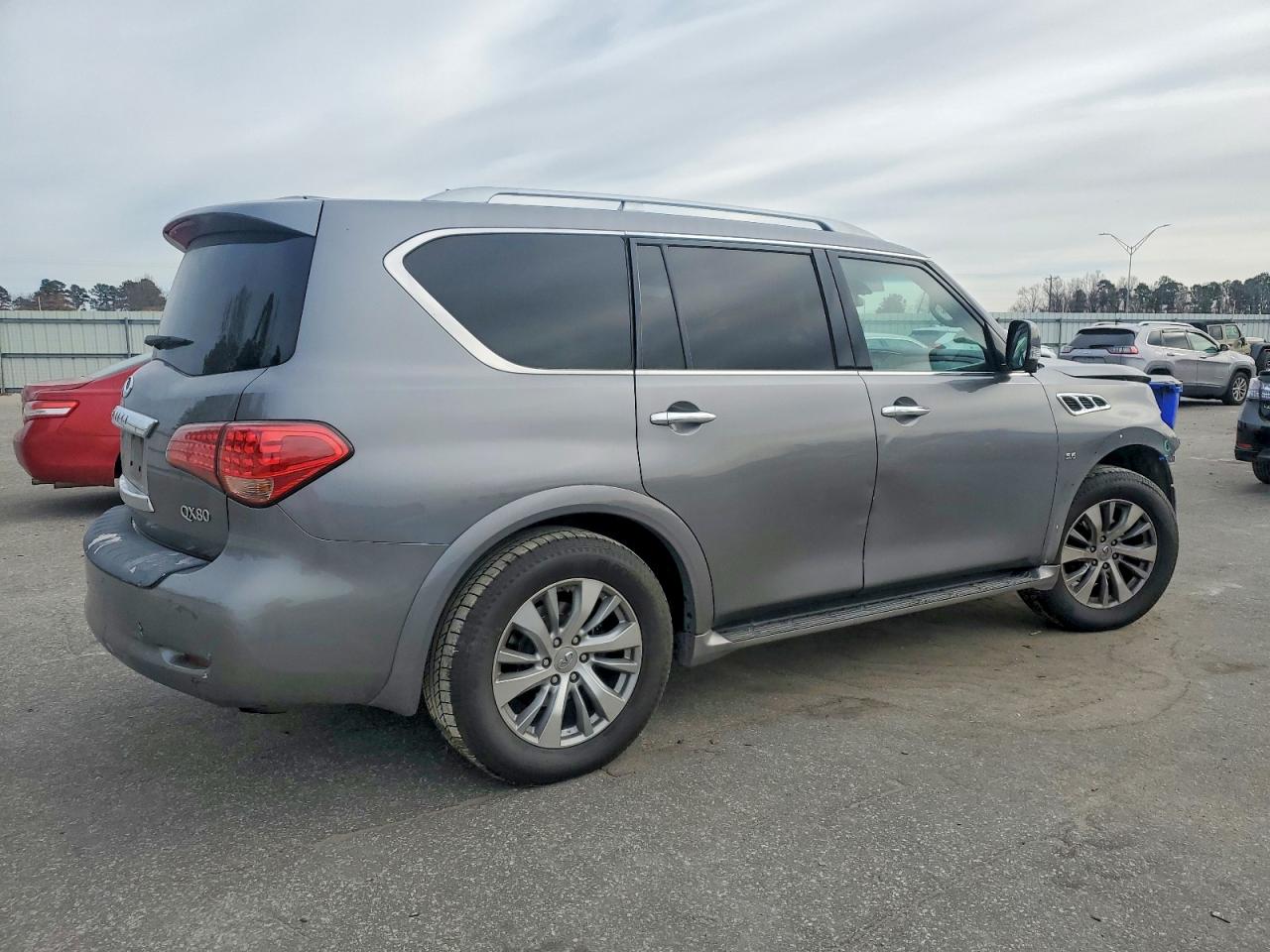 2017 INFINITI QX80 BASE photo 3