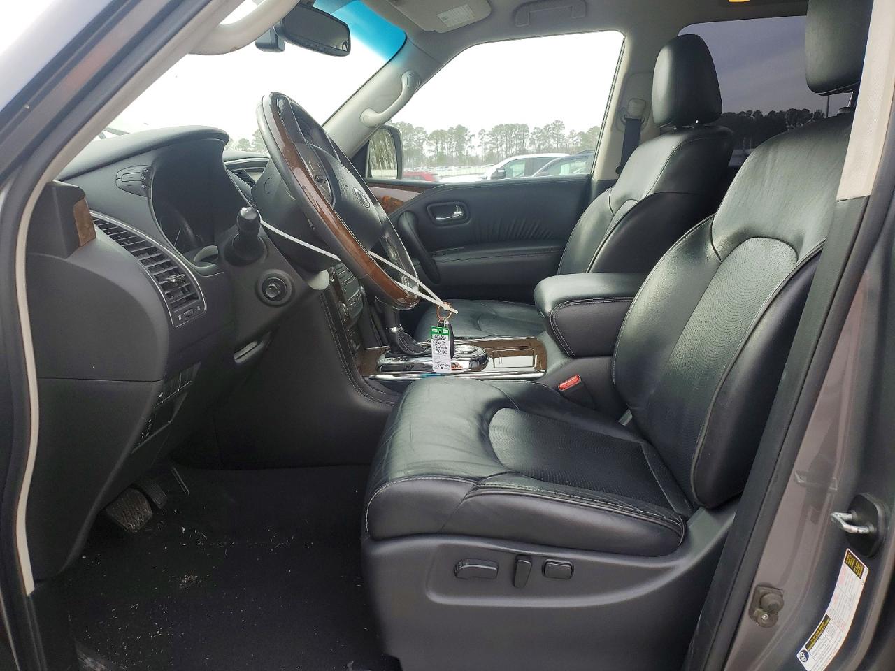 2017 INFINITI QX80 BASE photo 7