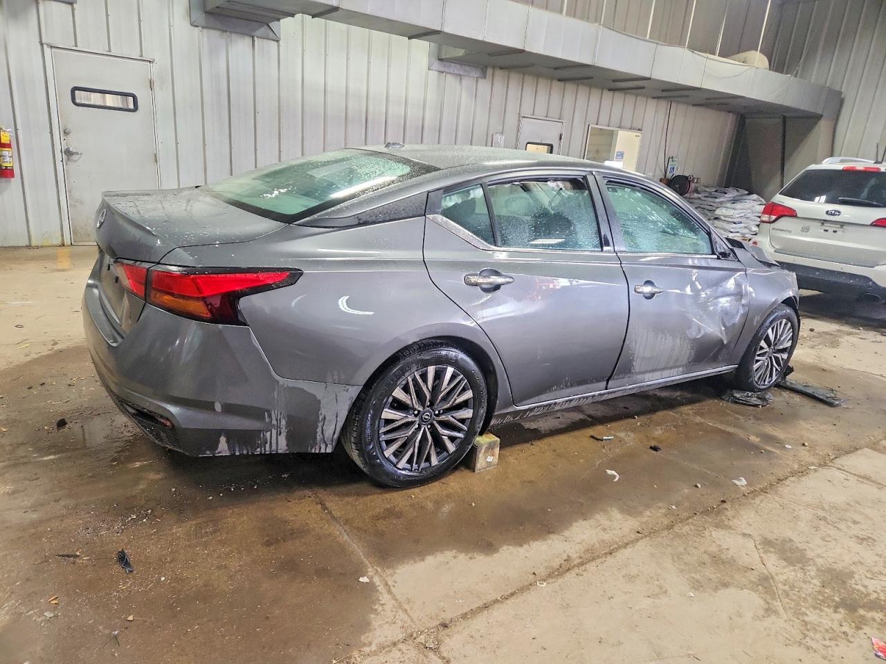 2025 NISSAN ALTIMA SV photo 3