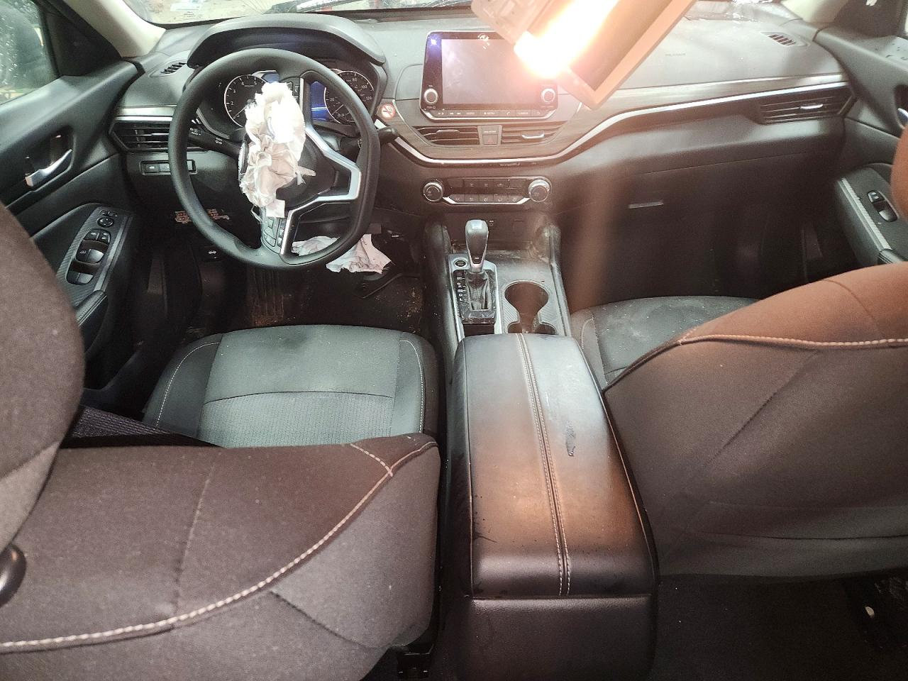 2025 NISSAN ALTIMA SV photo 8
