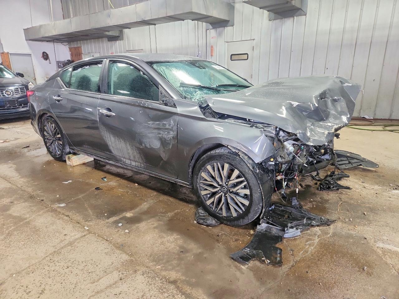 2025 NISSAN ALTIMA SV photo 4