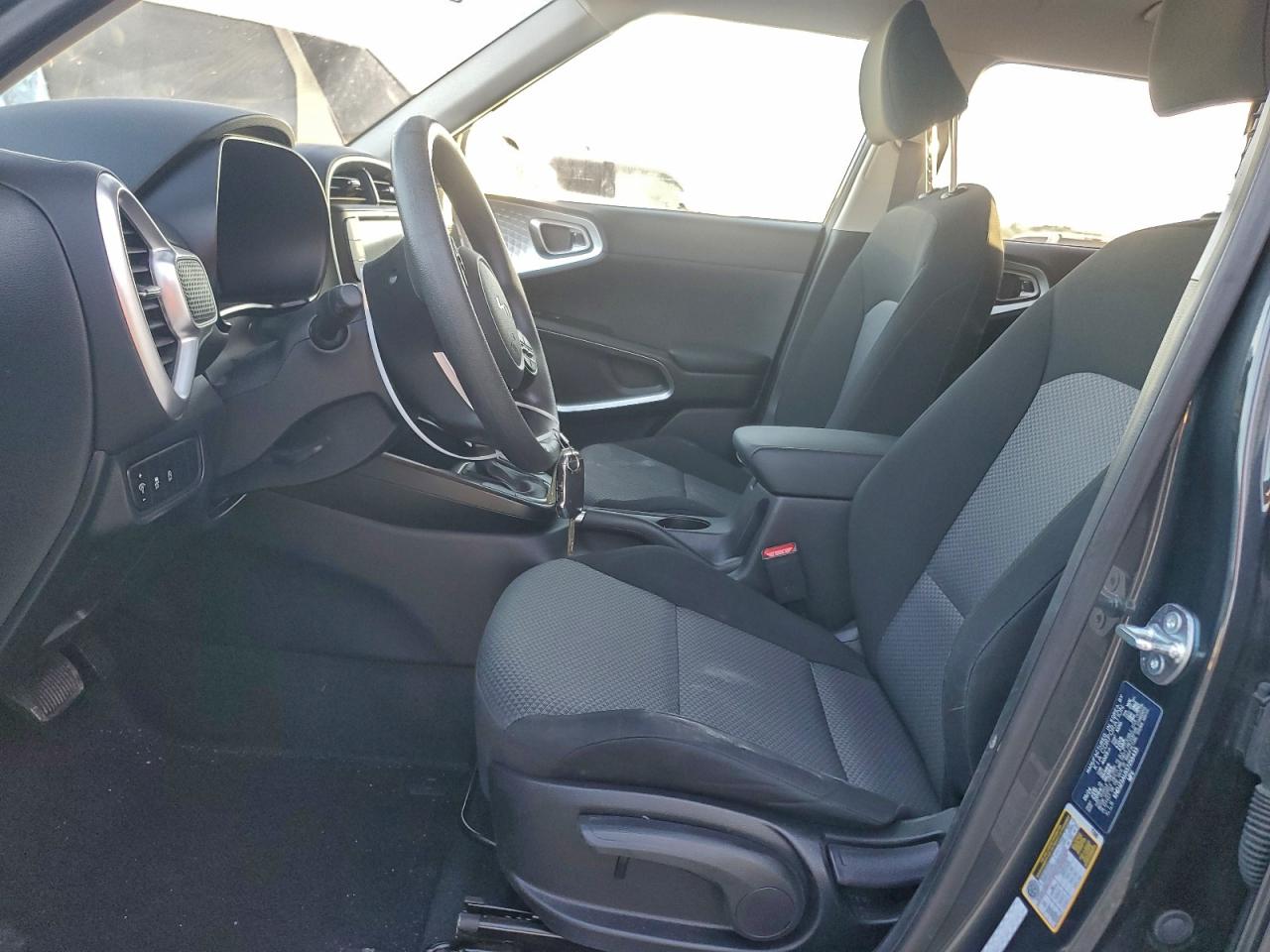 2025 KIA SOUL LX photo 7