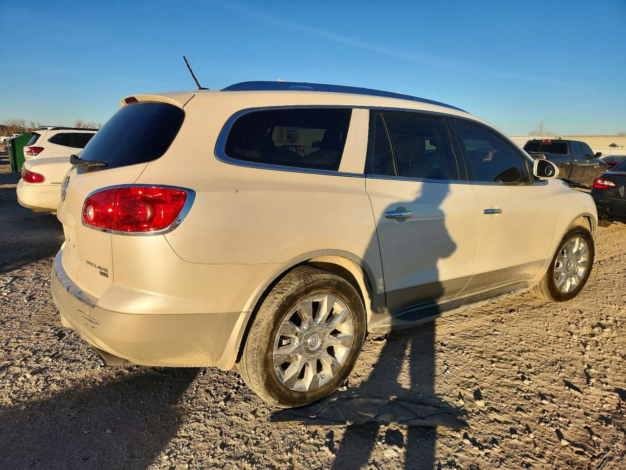 2011 BUICK ENCLAVE CXL photo 3