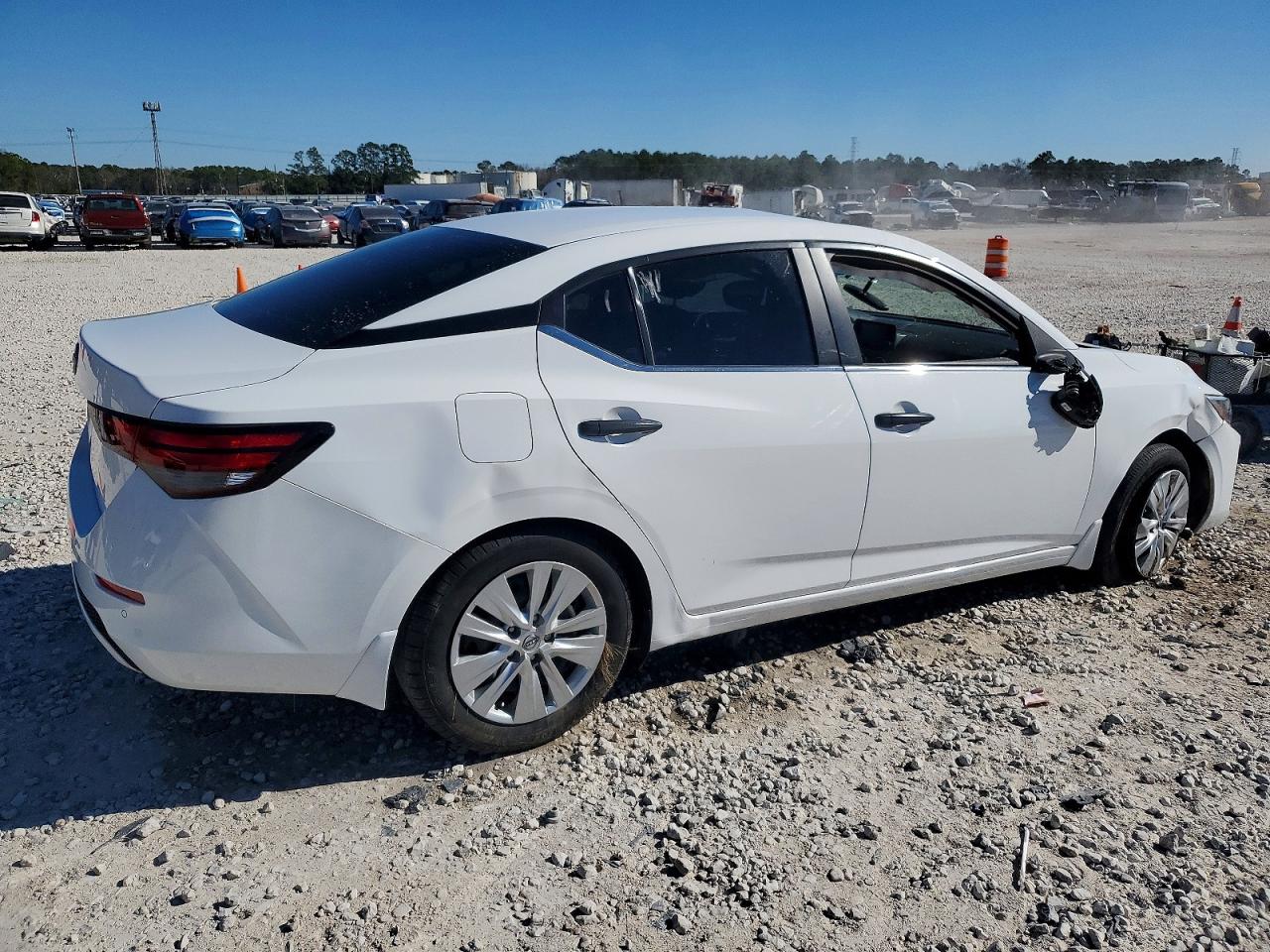 2025 NISSAN SENTRA S photo 5