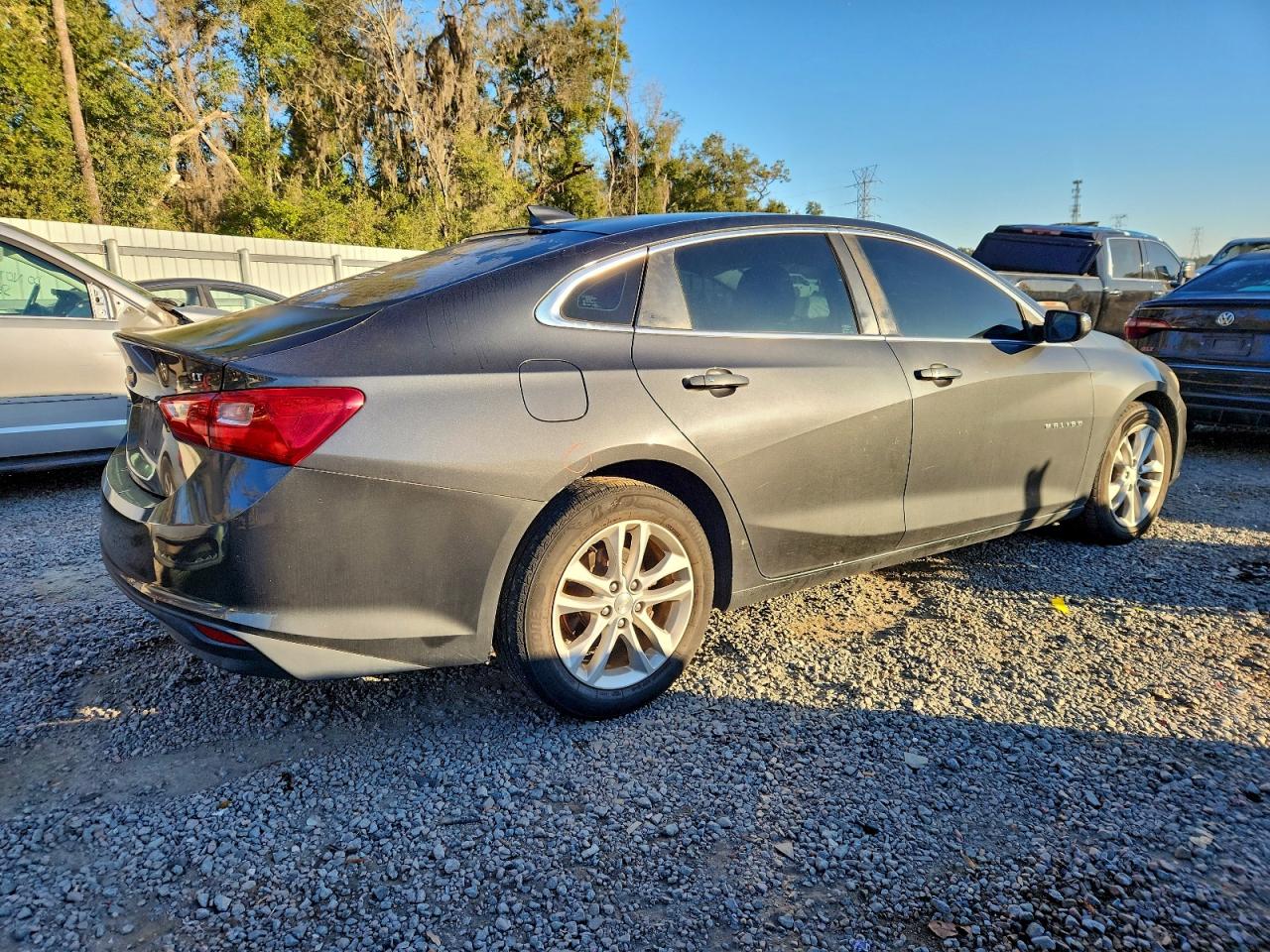 2016 CHEVROLET MALIBU LT photo 3