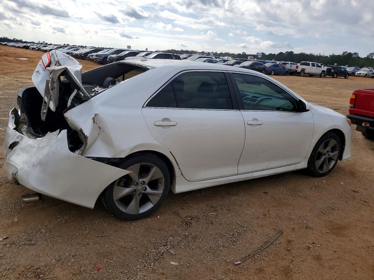 2012 TOYOTA CAMRY BASE photo 5