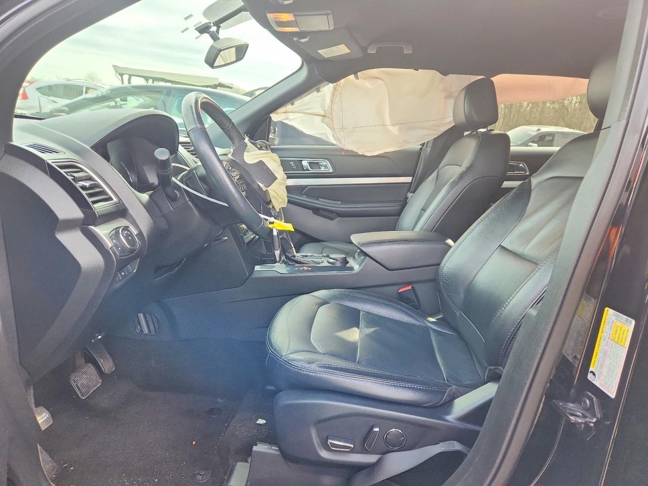 2017 FORD EXPLORER XLT photo 7