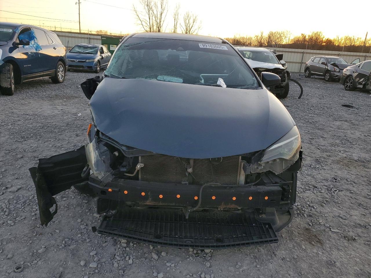 2017 TOYOTA COROLLA photo 9