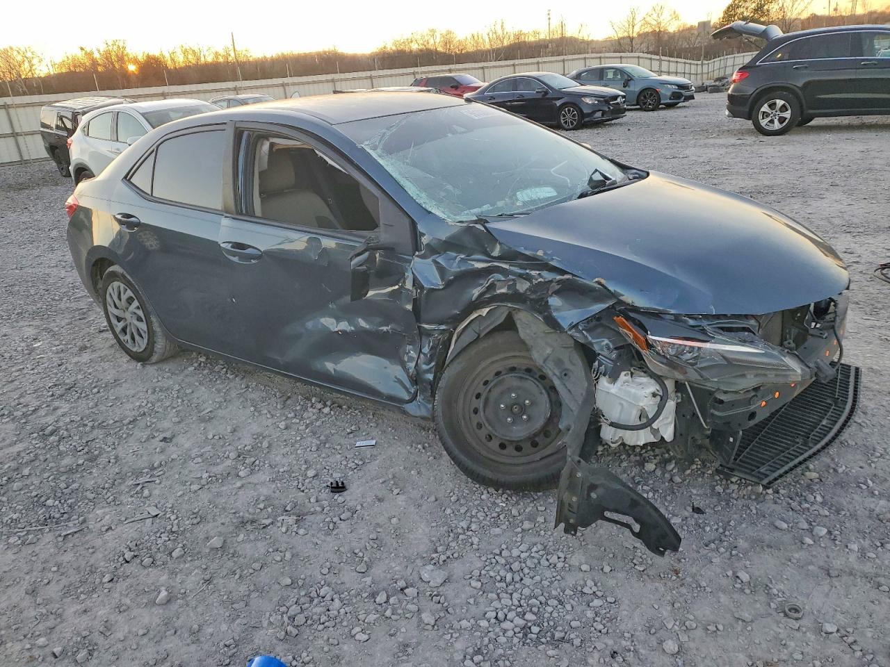 2017 TOYOTA COROLLA photo 7