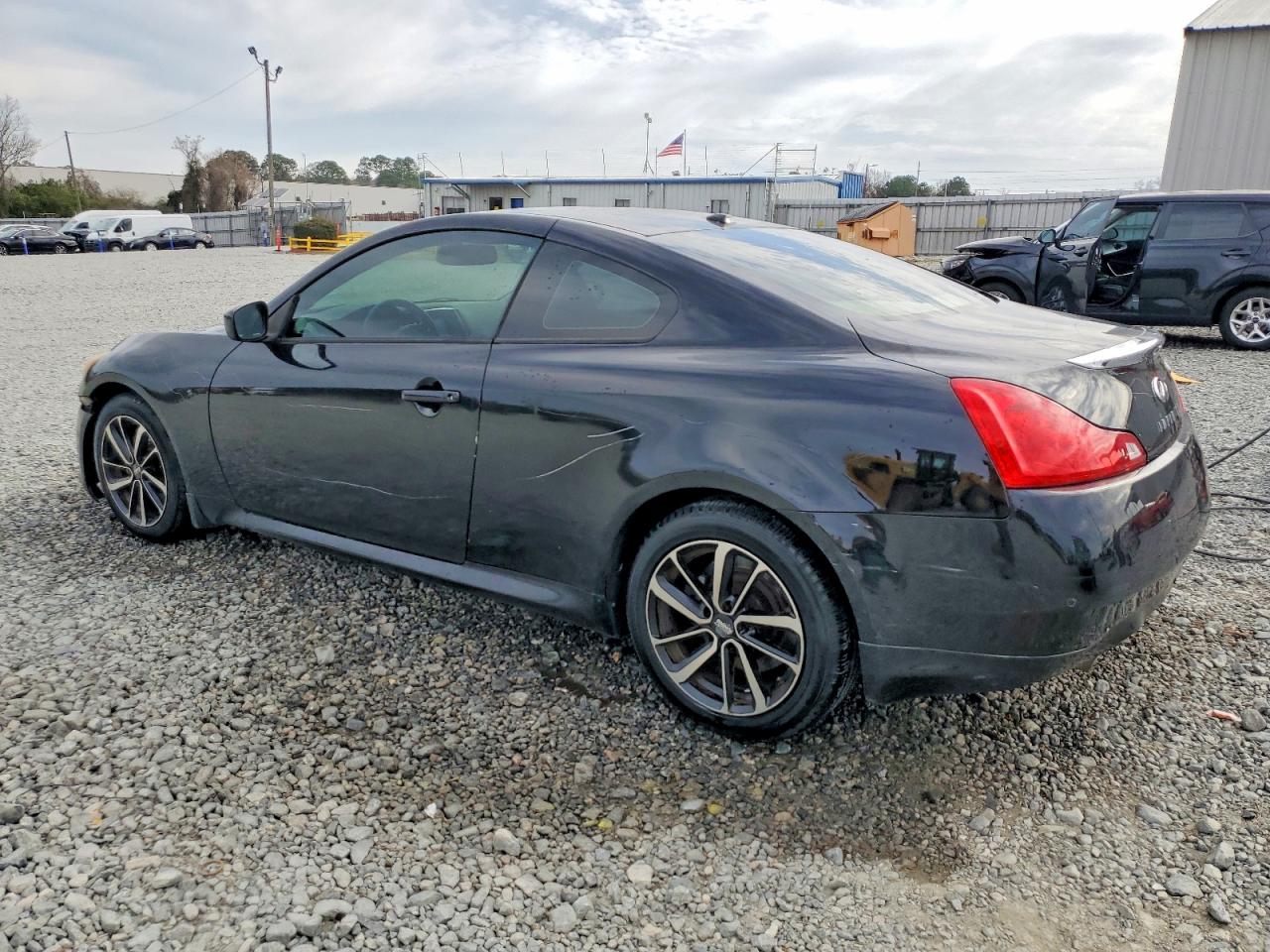 2012 INFINITI G37 BASE photo 2