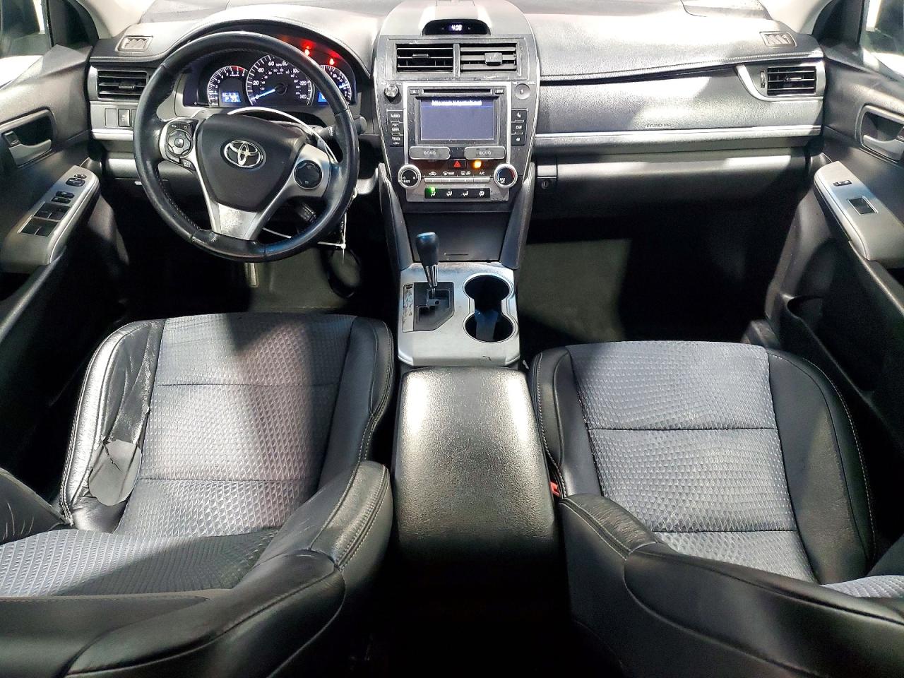 2014 TOYOTA CAMRY L photo 8