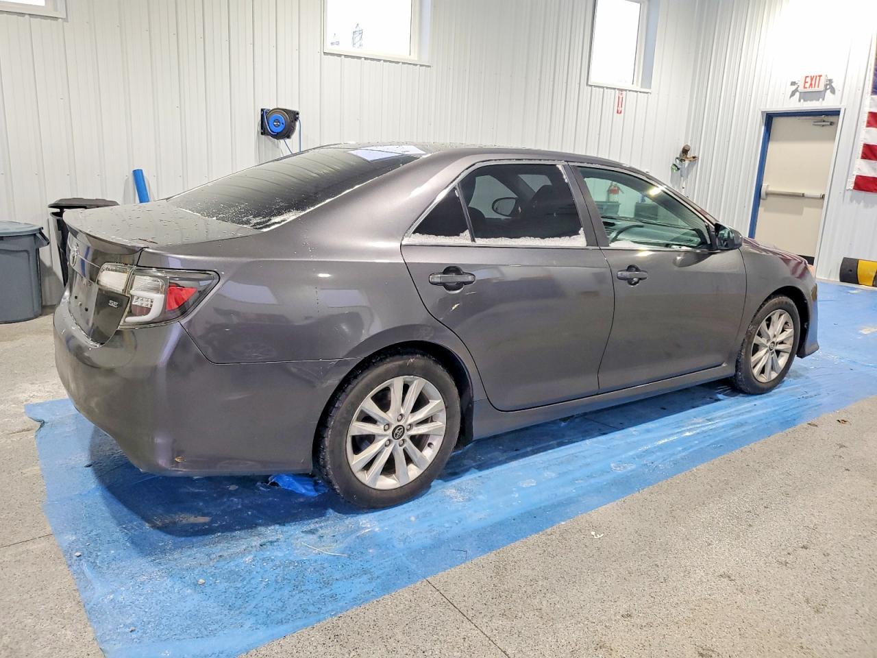 2014 TOYOTA CAMRY L photo 3