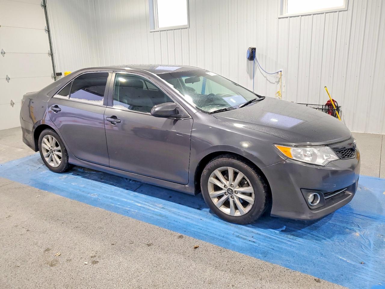 2014 TOYOTA CAMRY L photo 4