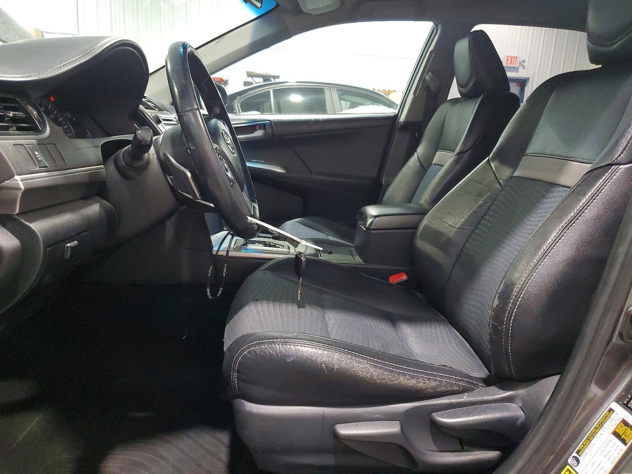 2014 TOYOTA CAMRY L photo 7