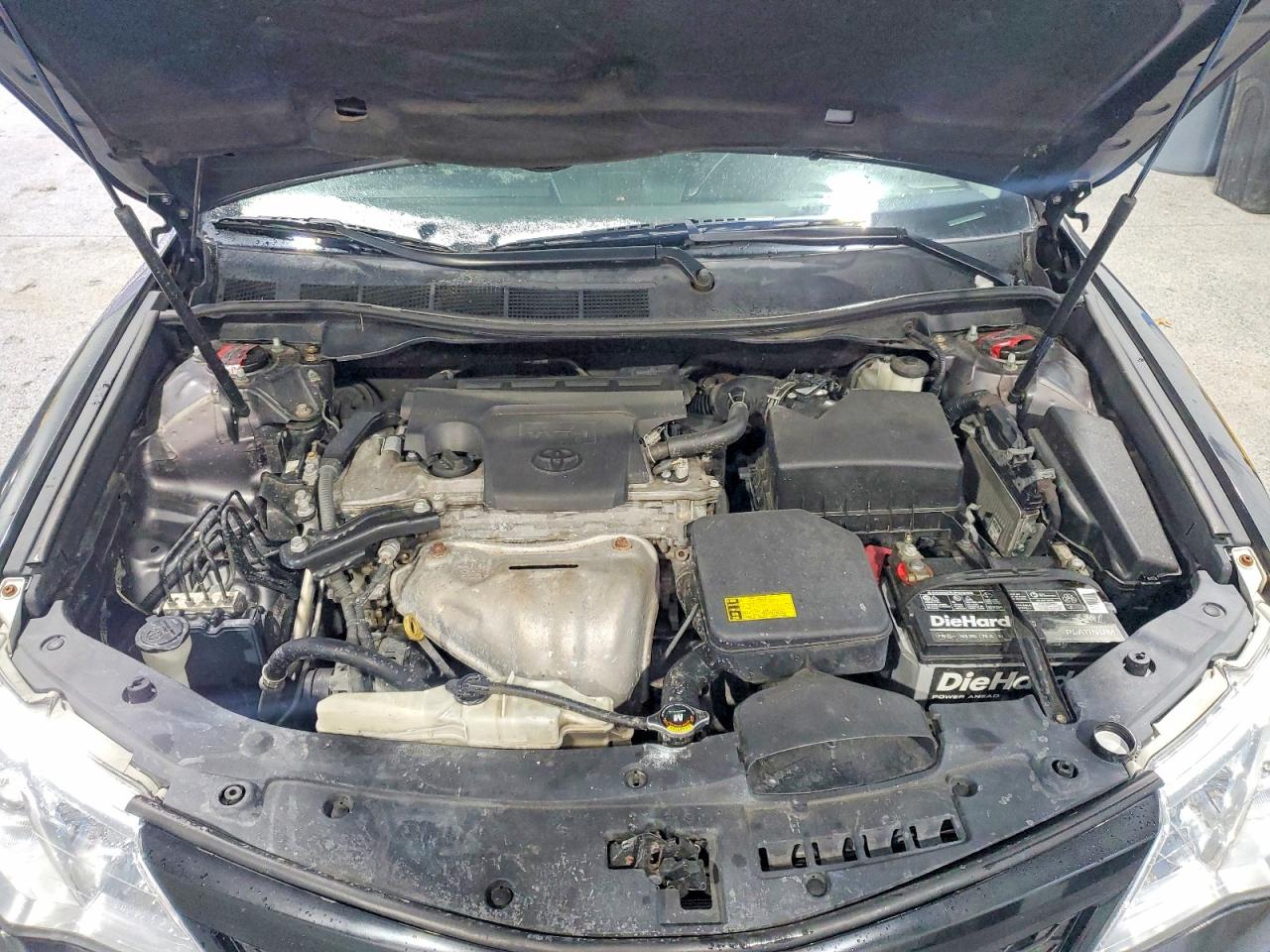 2014 TOYOTA CAMRY L photo 11