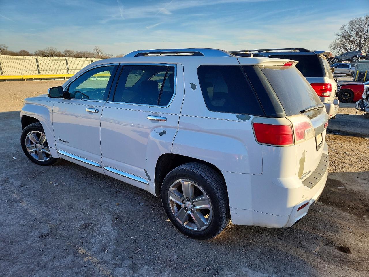 2015 GMC TERRAIN DENALI photo 3