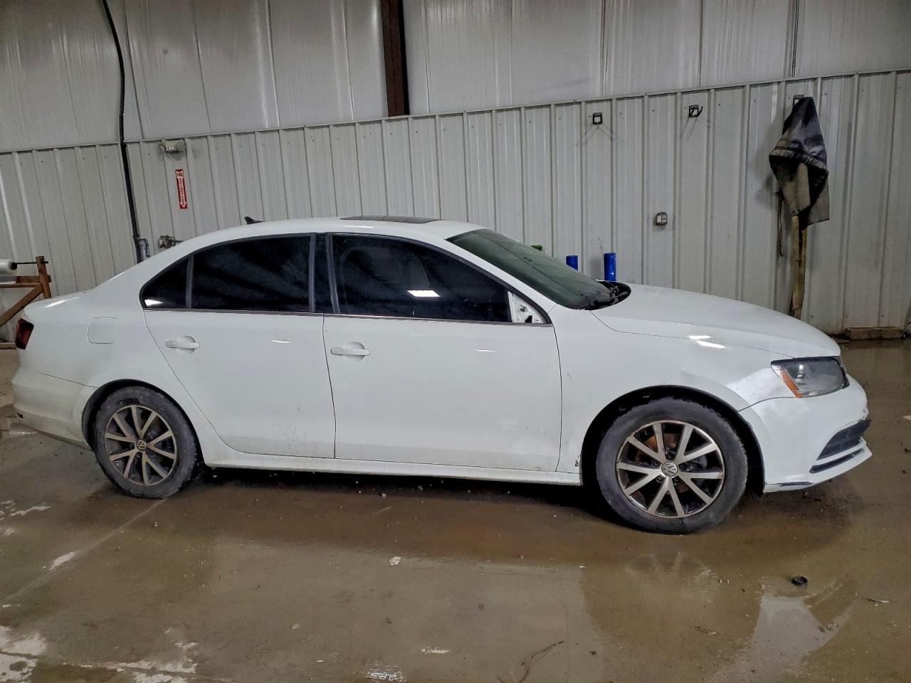 2017 VOLKSWAGEN JETTA SE photo 4