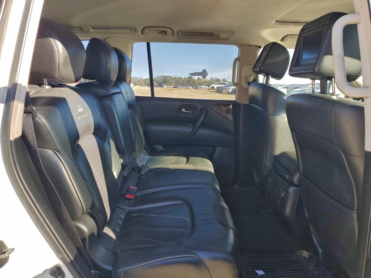 2013 INFINITI QX56 photo 11