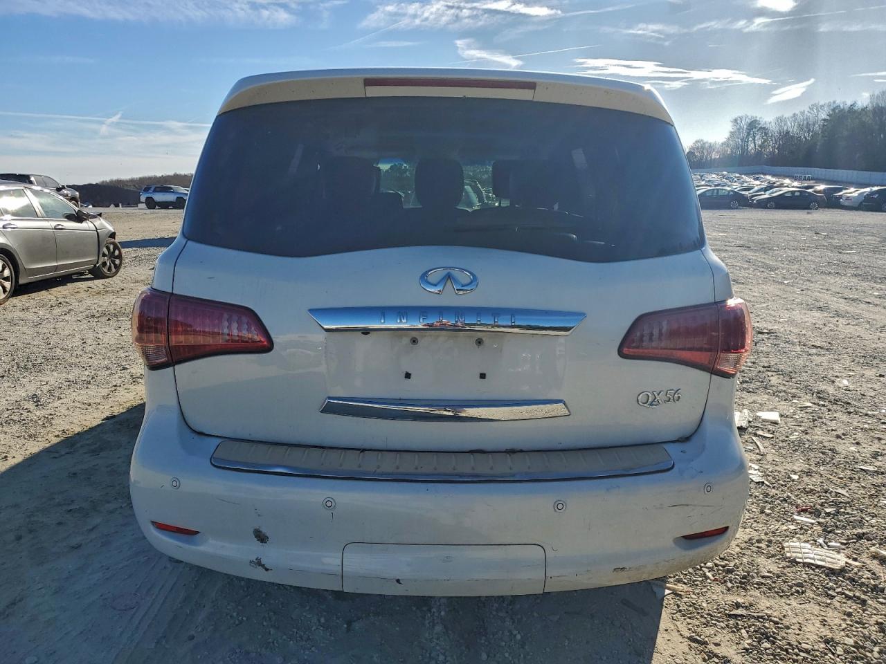 2013 INFINITI QX56 photo 6