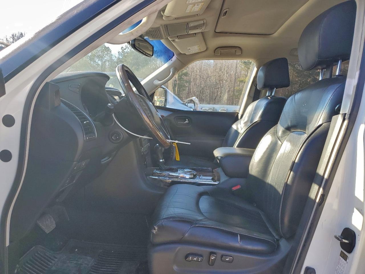 2013 INFINITI QX56 photo 7