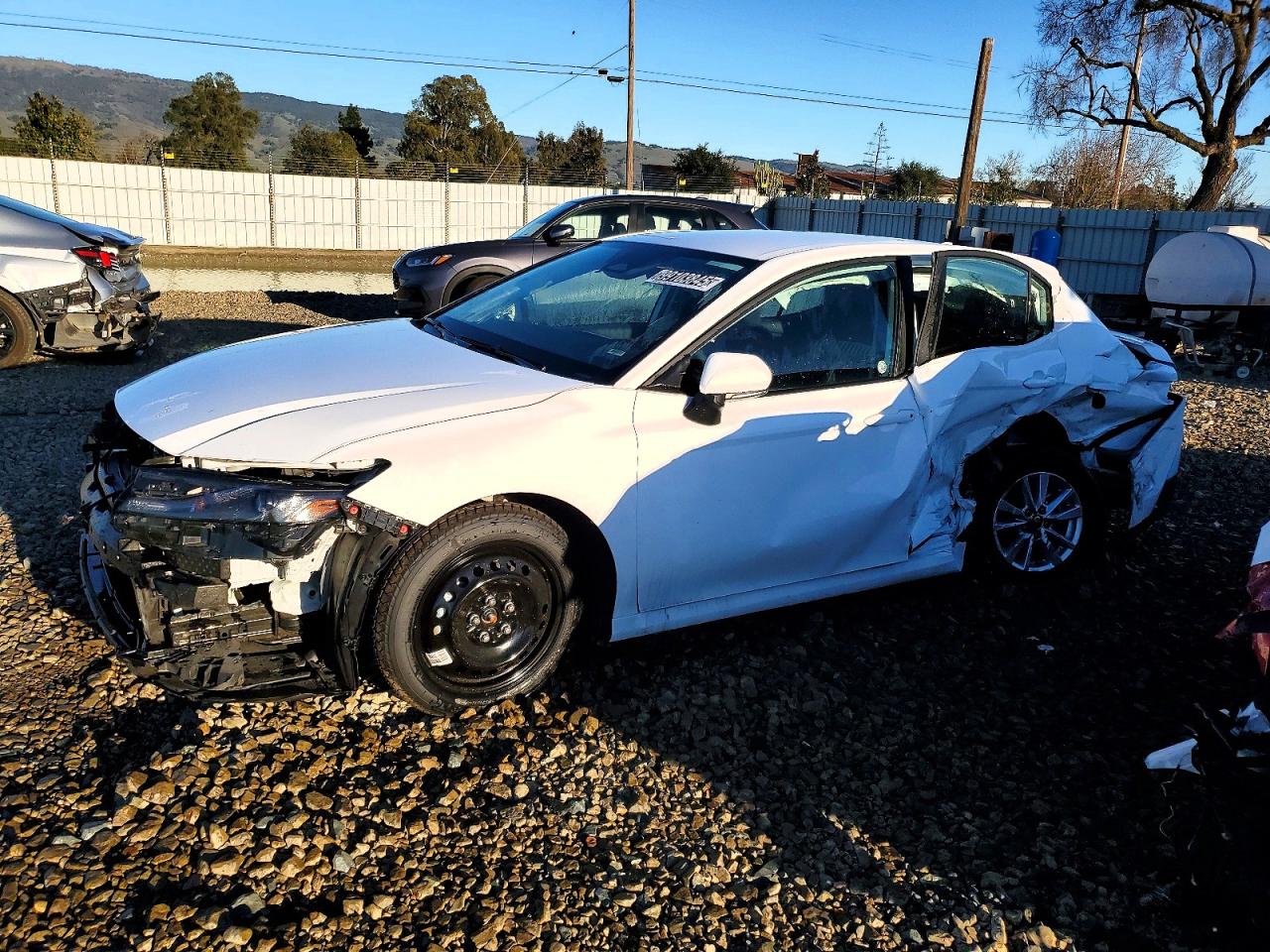 2025 TOYOTA CAMRY