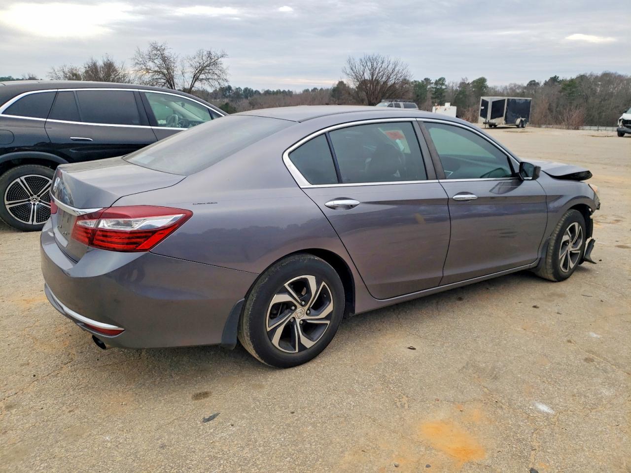 2017 HONDA ACCORD LX photo 3