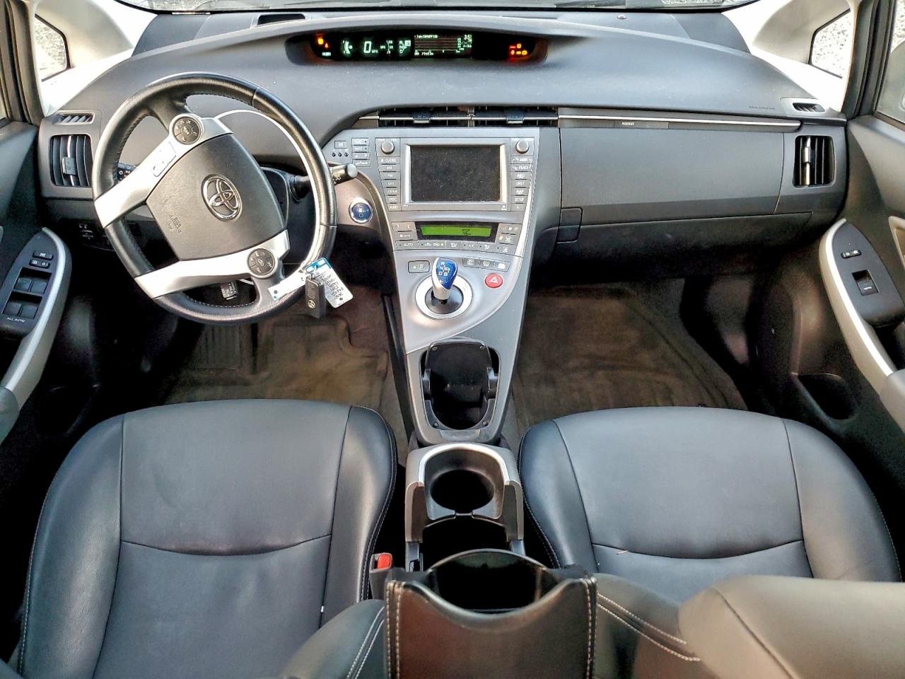 2014 TOYOTA PRIUS photo 8