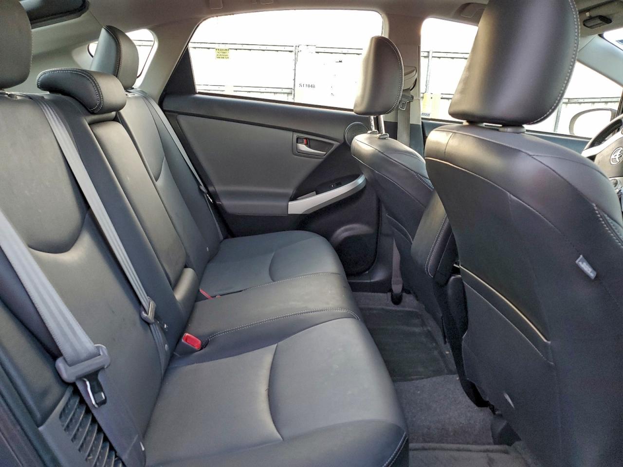 2014 TOYOTA PRIUS photo 10
