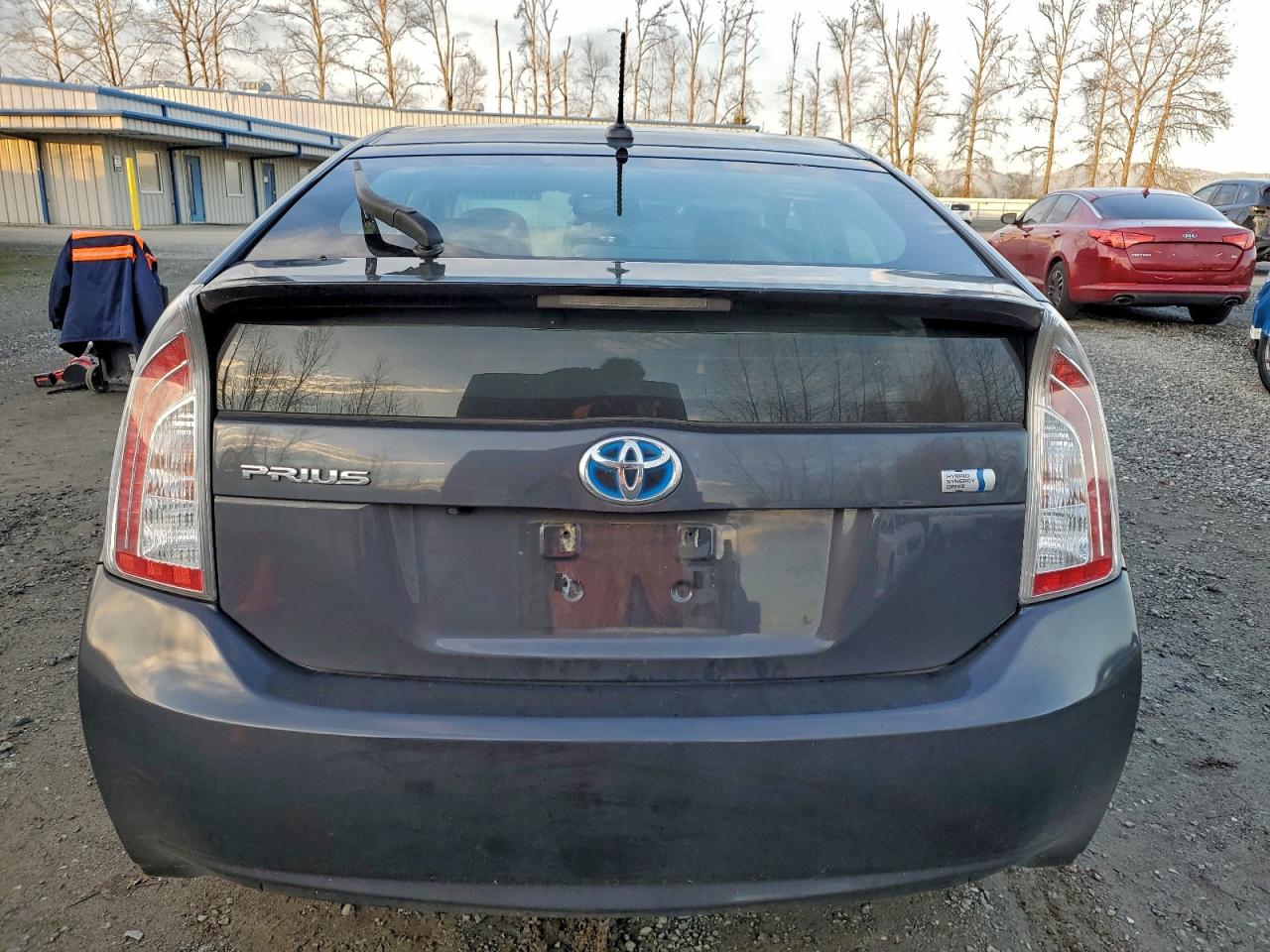 2014 TOYOTA PRIUS photo 6
