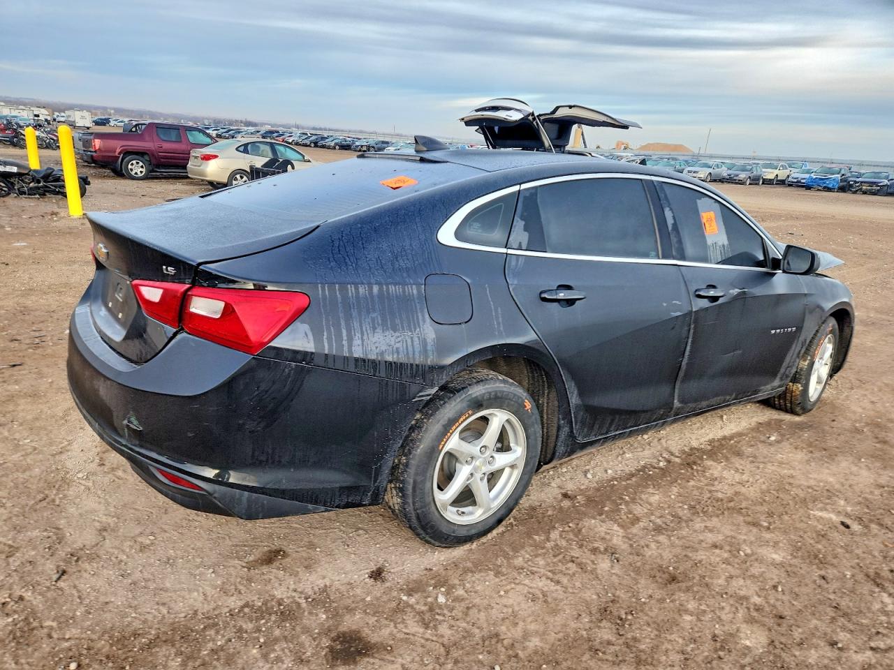 2016 CHEVROLET MALIBU LS photo 3