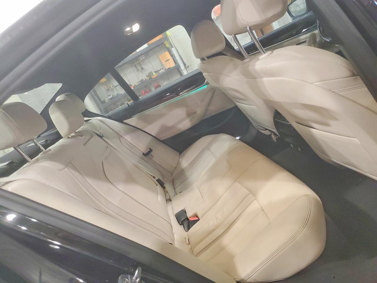 2019 BMW 530 XI photo 10