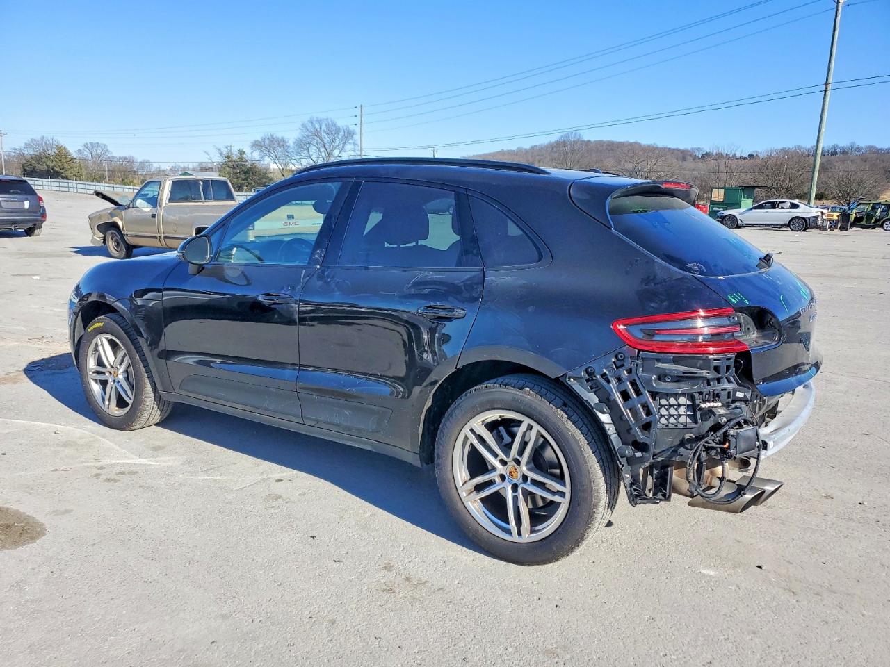 2017 PORSCHE MACAN photo 2