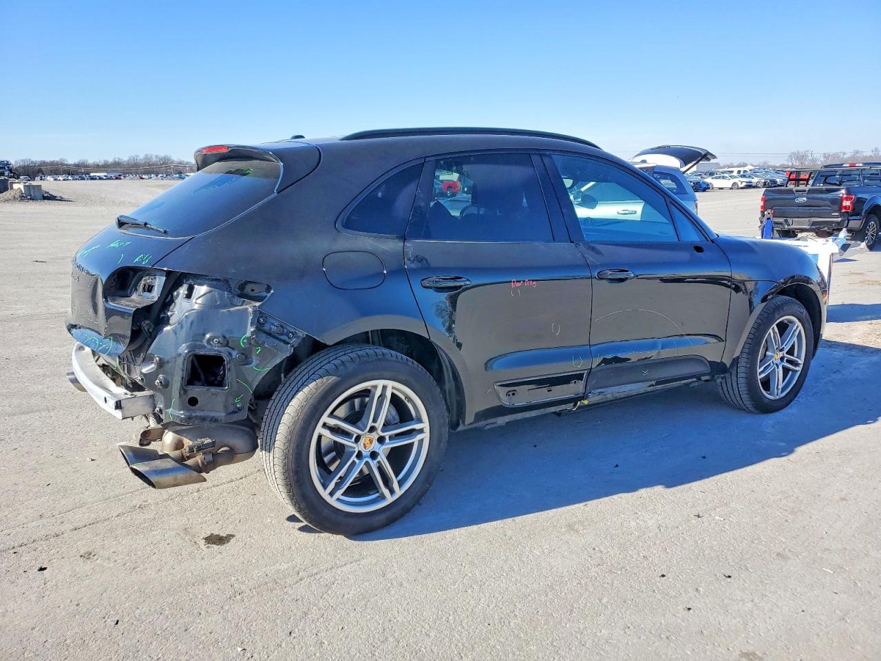 2017 PORSCHE MACAN photo 3