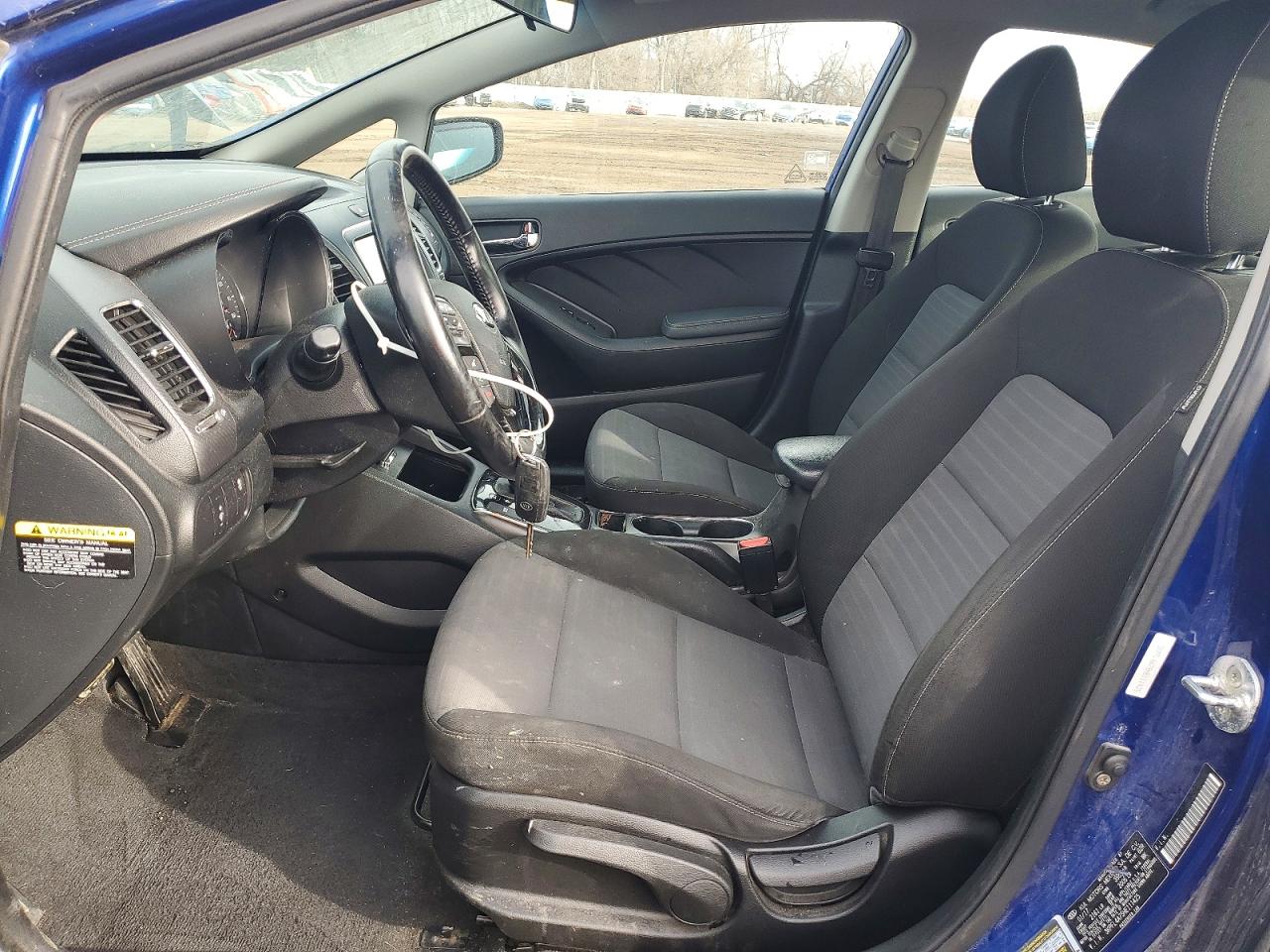 2017 KIA FORTE LX photo 13