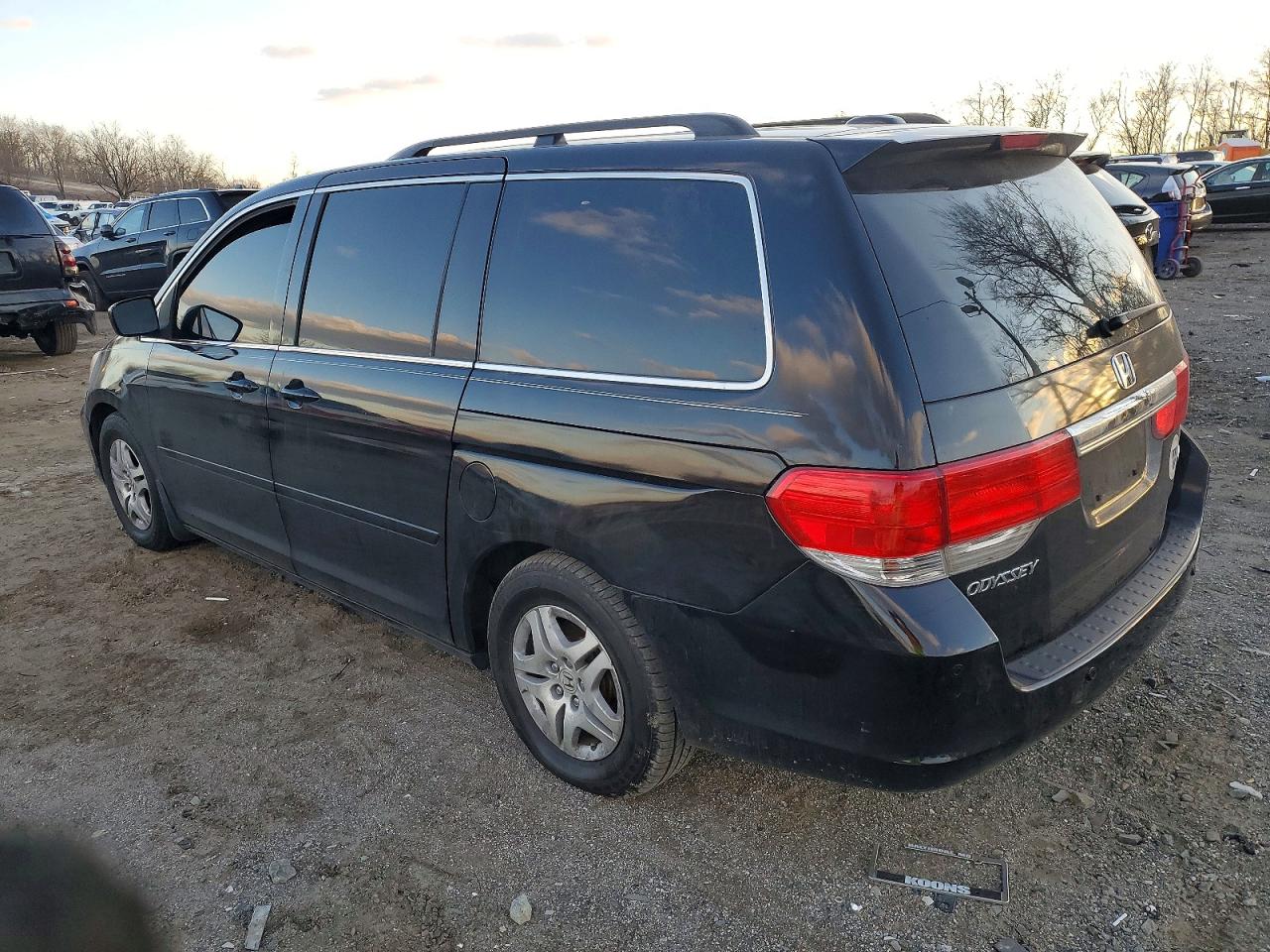 2010 HONDA ODYSSEY TOURING photo 2