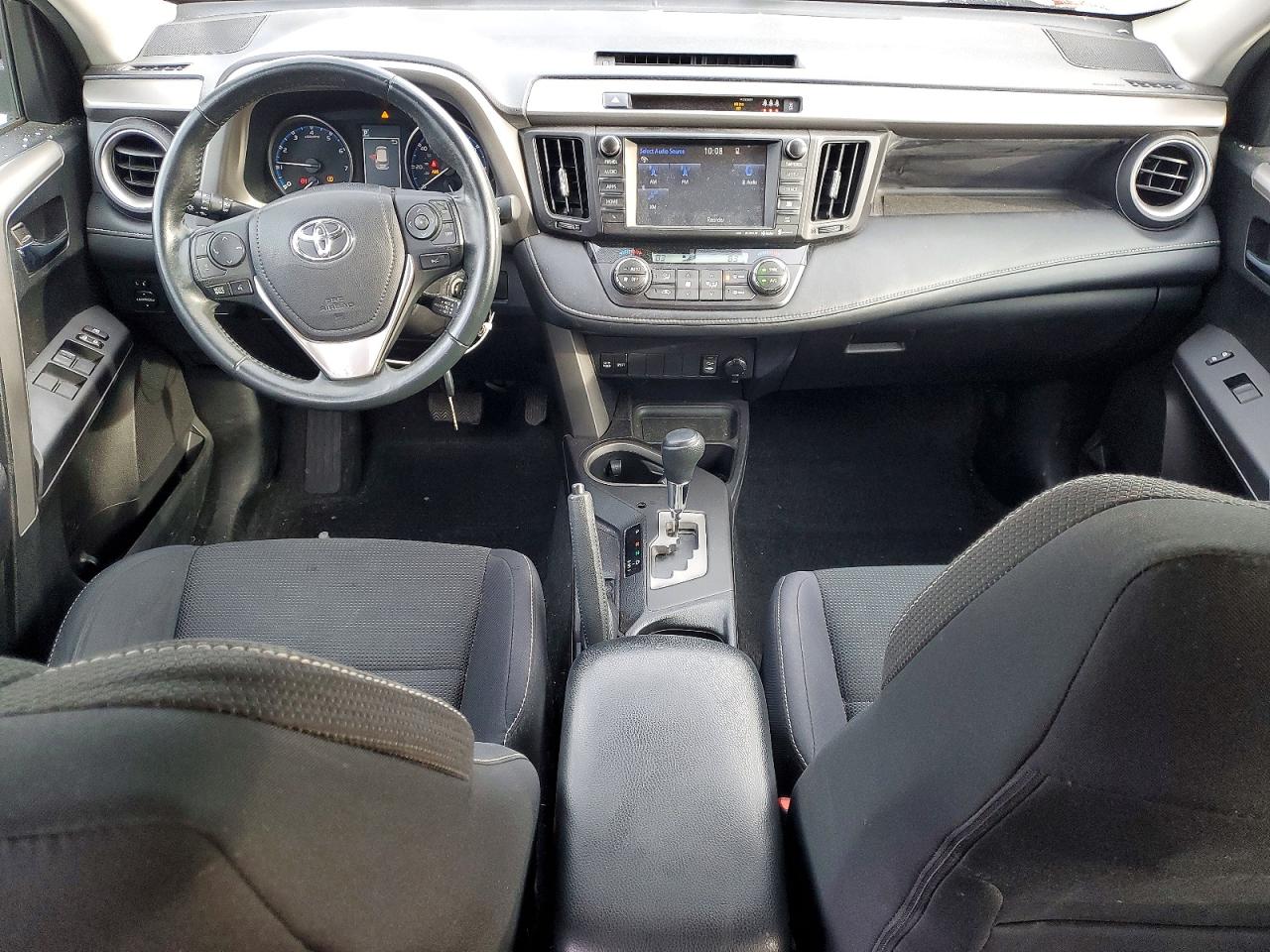 2017 TOYOTA RAV4 XLE photo 8
