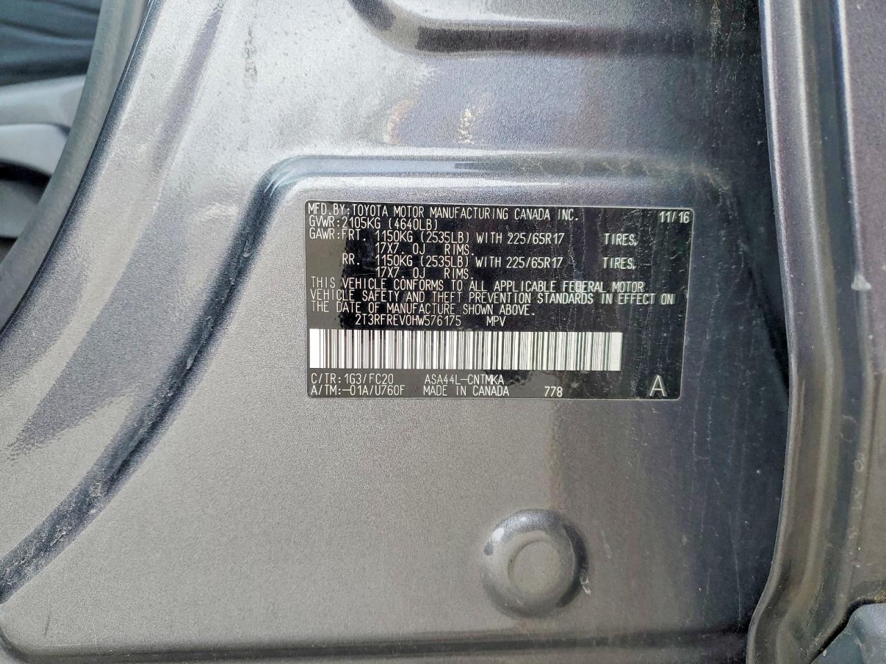2017 TOYOTA RAV4 XLE photo 13
