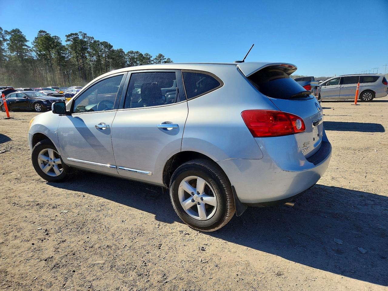 2013 NISSAN ROGUE S photo 2