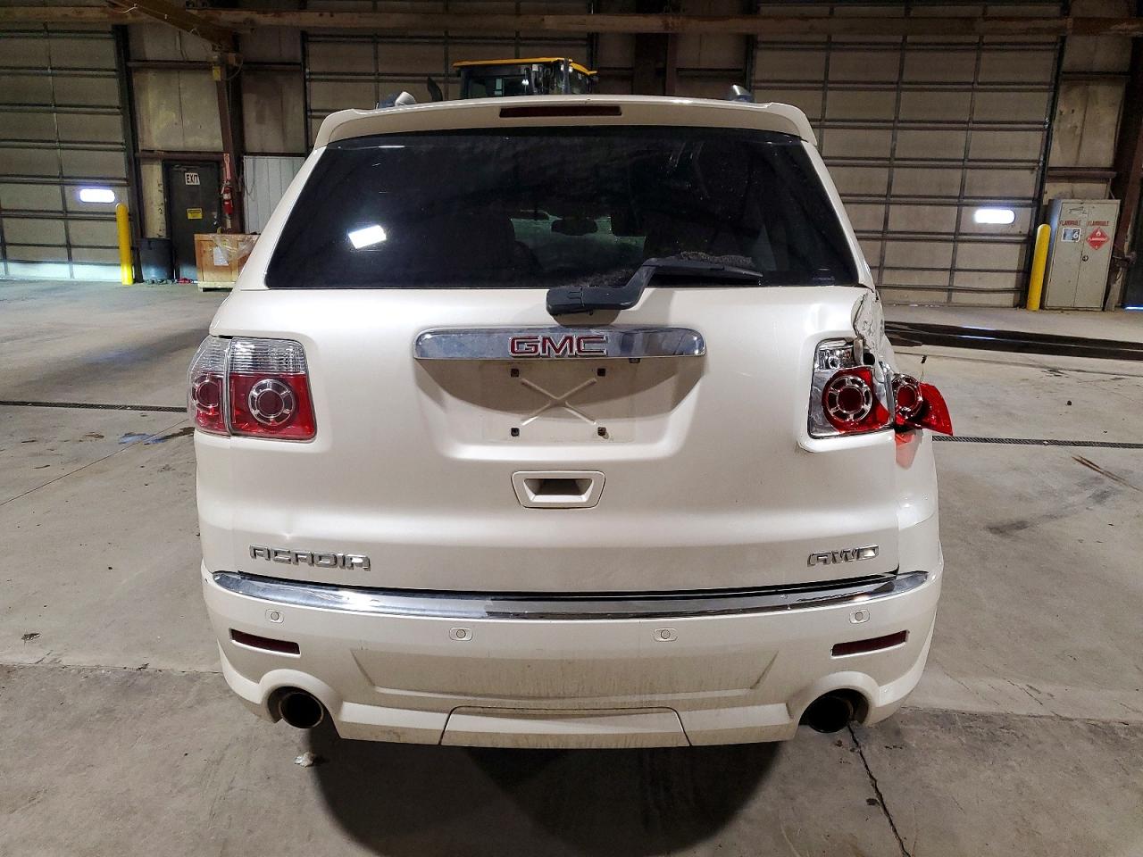 2011 GMC ACADIA DENALI photo 6