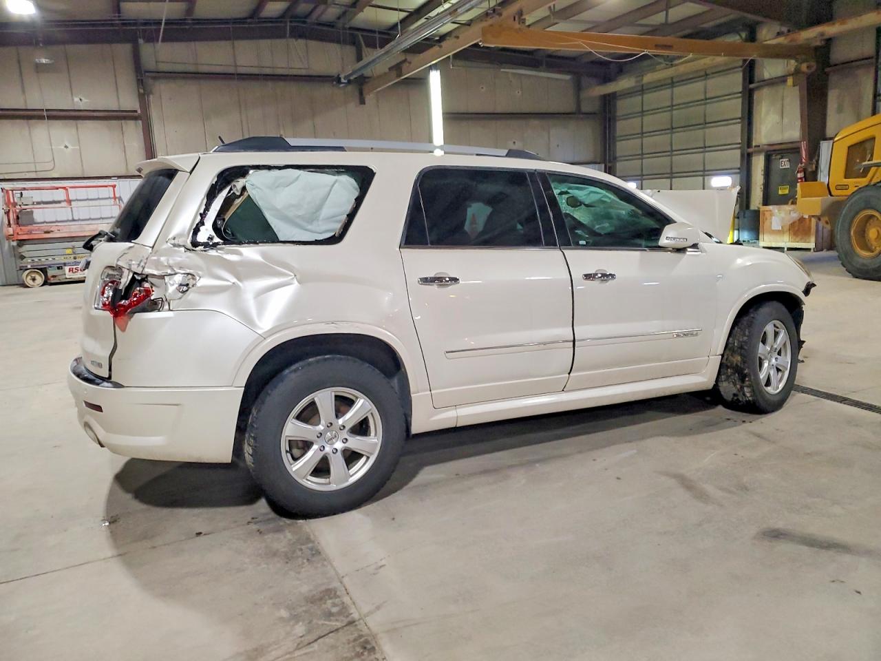 2011 GMC ACADIA DENALI photo 3