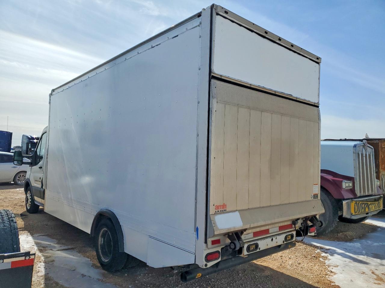 2016 FORD TRANSIT BOX TRUCK photo 2