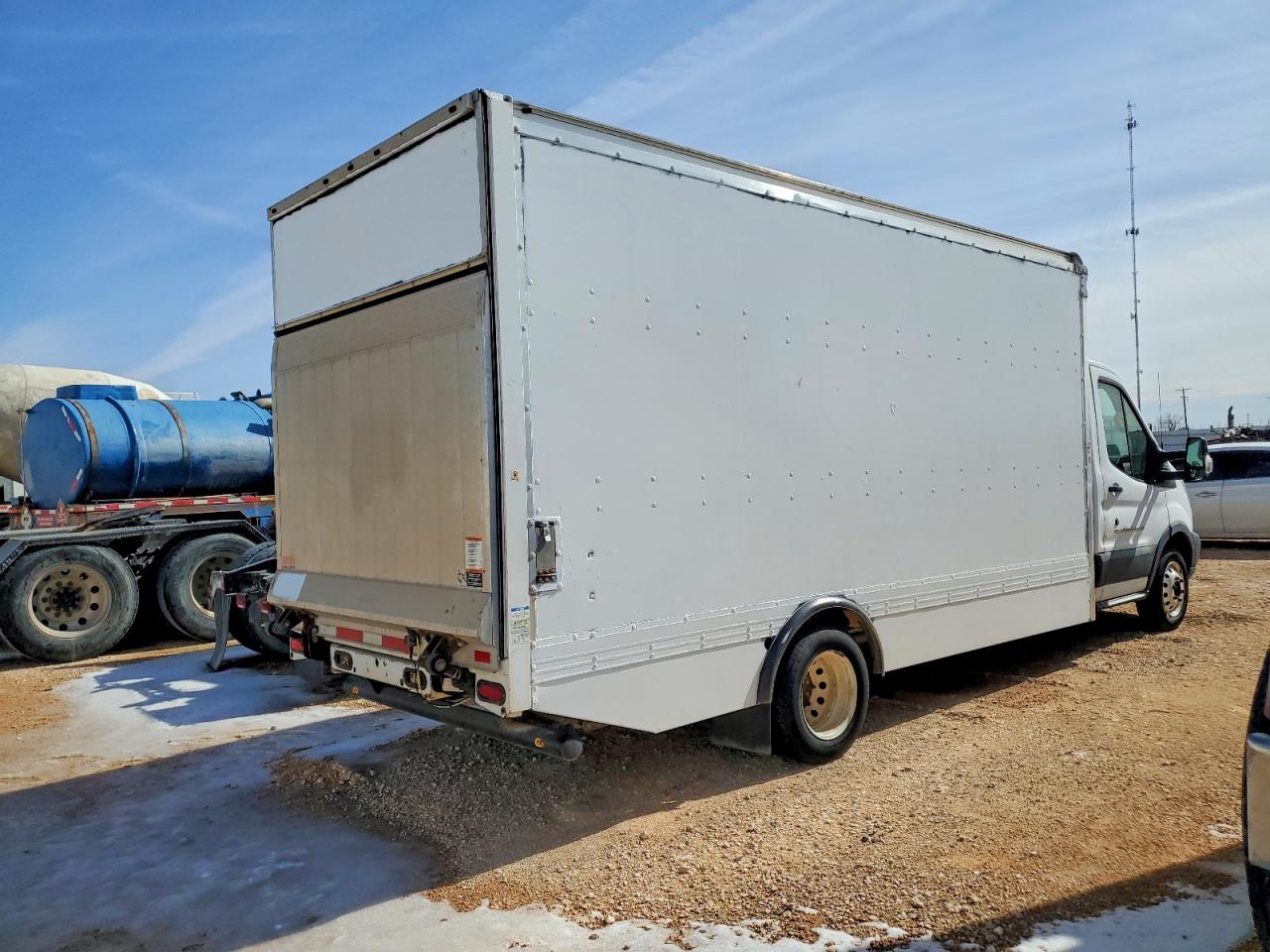 2016 FORD TRANSIT BOX TRUCK photo 3