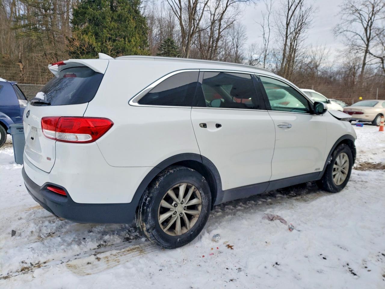2016 KIA SORENTO LX photo 5