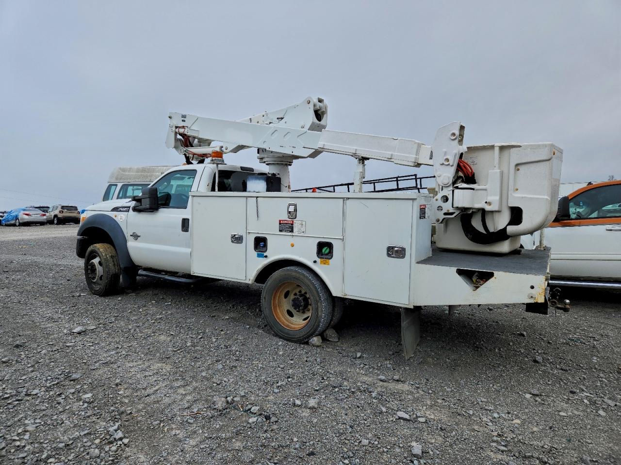 2015 FORD F550 SUPER DUTY BUCKET TRUCK photo 2