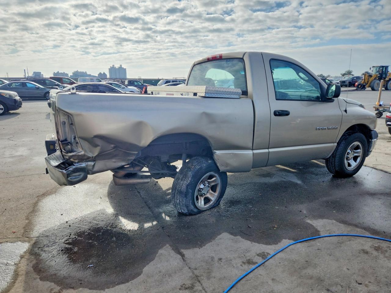 2004 DODGE RAM 1500 ST photo 3