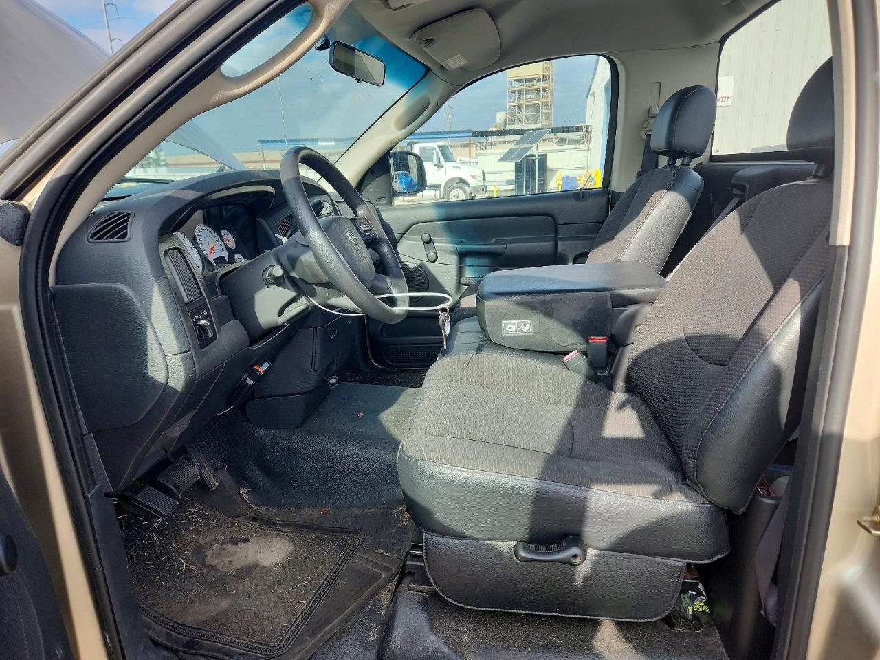 2004 DODGE RAM 1500 ST photo 7