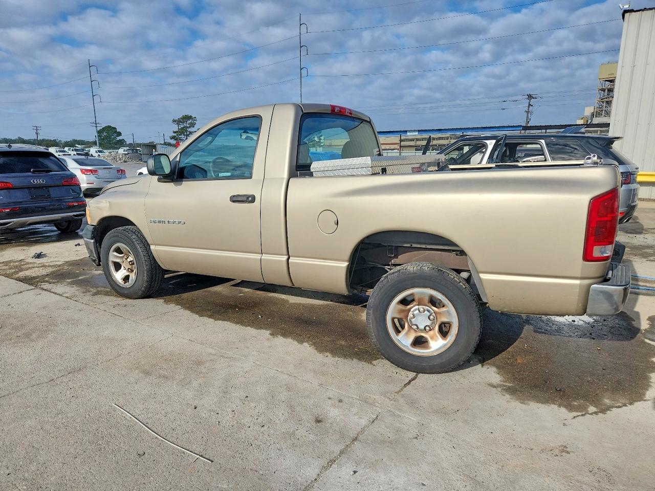 2004 DODGE RAM 1500 ST photo 2
