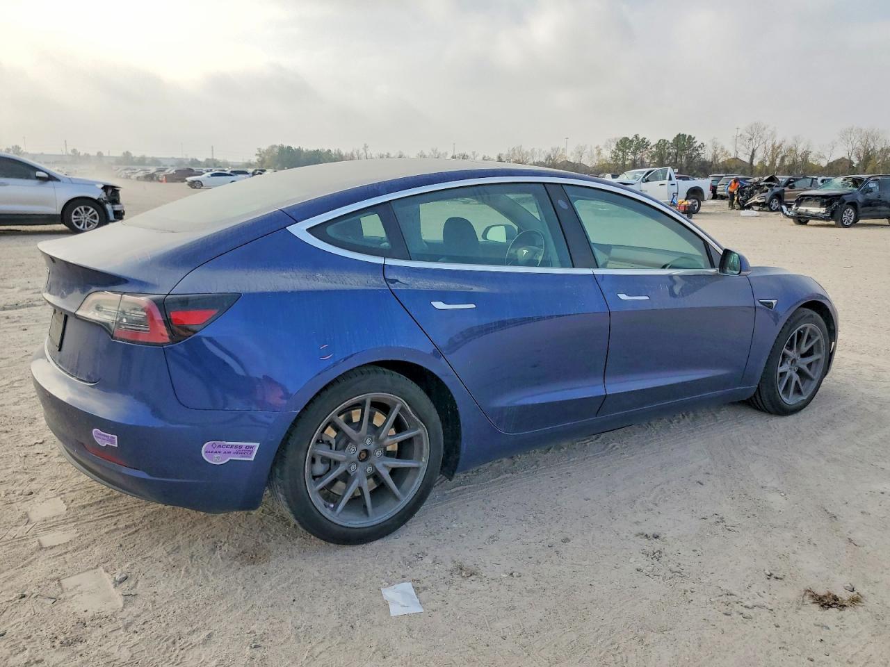 2019 TESLA MODEL 3 photo 5