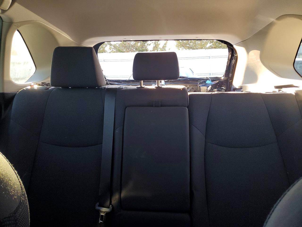 2019 TOYOTA RAV4 LE photo 19