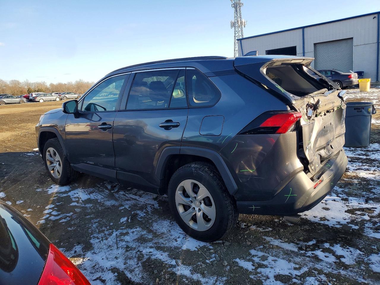 2019 TOYOTA RAV4 LE photo 3